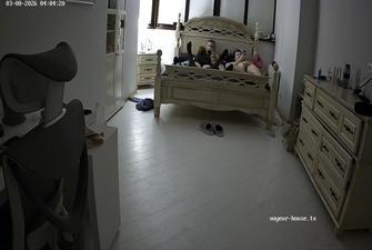 Guest guy getting a handjob and blowjob while Oscar wanks part 1 2026-03-08